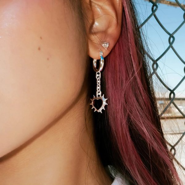 SPIKE HEART EARRING Online - Image 3